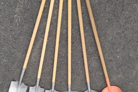 奔牌  锹（铁锹）  铁锹带木柄